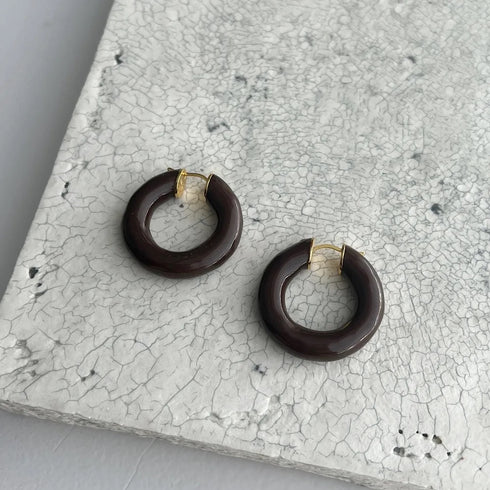 Big hoop pierce
